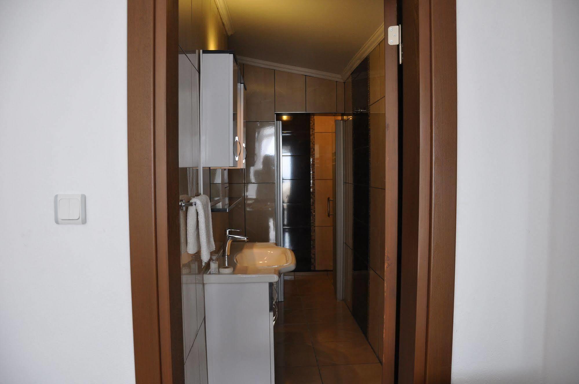 טורונץ' Pisces Hotel מראה חיצוני תמונה
